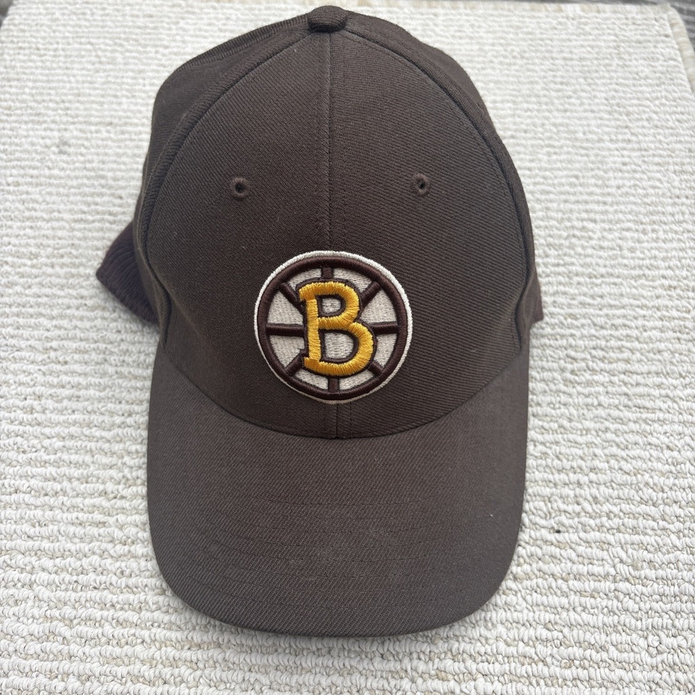 Boston Bruins Hat Baseball Cap Stretch NHL Hockey Winter Classic M/L Knit 2010